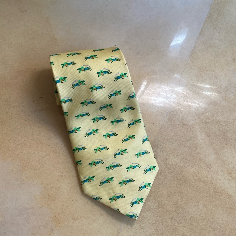 Alynn Neckwear Silk Novelty Tie Cricket Grasshopper Insect Bug Yellow Green